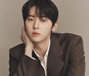 황민현, 엠넷 오디션 '보이즈 플래닛' 스타 마스터 출격 [공식]