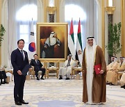 UAE ‘37조 잭팟’ 뒤에는 한국 기업들이…탈탄소·원전·항공우주 등 주목 [비즈360]