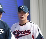 [ST포토] WBC 대표팀 기자회견 참석하는 김하성