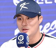 김하성 '에드먼과 대표팀 키스톤 이뤄요'[포토]