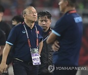 박항서 '라스트 댄스'는 새드 엔딩…베트남, 태국에 0-1로 지고 준우승 [미쓰비시컵 리뷰]