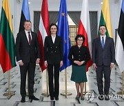 POLAND BALTIC STATES DIPLOMACY