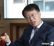 [인터뷰]“메타버스·디지털 트윈으로 자율차 테스트”…권용복 이사장이 그린 미래