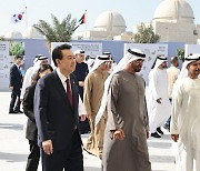 Yoon lauds Barakah nuclear plant as symbol of special partnership between S. Korea, UAE