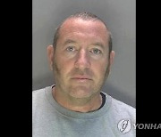 英 엘리트 경찰 약 20년 충격적 성범죄…12명 강간·불법감금 등