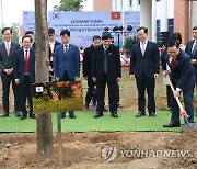 식수하는 김진표 의장