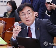 정진석 "나경원 부적절함에 대한 지적…대통령 악용시 제재"