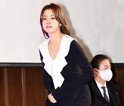 [TEN 포토] 강소라 '끝도없는 다리길이'