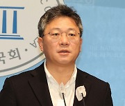 與, 친문 정책모임 '사의재' 출범에 "염치 있다면 반성문부터 써라"