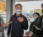 총선 때 '황교안 비난' 벽보 붙인 민주노총 간부들, 항소심도 무죄