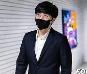 [LCK] 첫 승 T1 배성웅 감독 “‘페이커’의 꾸준함과 열정은 선수들의 모범”