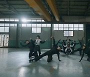 하이키, 건강美 폭발한 ‘건물 사이에 피어난 장미’ MV 퍼포먼스 버전 공개