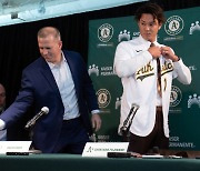 MLB 오클랜드 입성 日 후지나미… "후지산 같은 선수 되겠다"