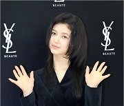 [MD포토] 뉴진스 다니엘 '우윳빛 피부 돋보이는 블랙 벨벳'