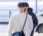 세븐틴 호시,'출국장으로' [사진]