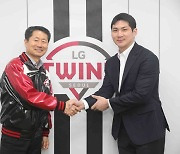 Oh Ji-hwan signs huge 12.4-billion-won contract extension with LG Twins