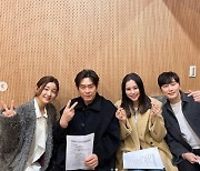 이하늬, ‘유령’ 설경구X박소담X서현우와 찰칵…4인 4색 비주얼 자랑[M+★SNS]