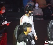 ‘패장’ 김대호 감독 “1세트 선전, 초심자 행운” [LCK 톡톡]