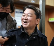 TK 찾은 안철수 "결선투표 1위 자신···金·羅와 지지율 격차 크지 않아"