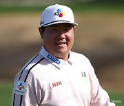 모처럼 코스에서 환하게 웃은 '새신랑' 임성재, 7언더파 공동 7위 [PGA]