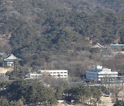 "다 지우라고 하세요" 文정부 출신들, 잇단 기소에 부글부글