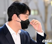 이영하, '학폭 의혹' 3차 재판 출석 [사진]