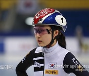 한국 쇼트트랙, 동계U대회 남녀 1500m 금은동 싹쓸이