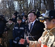 이재명 대표, 구룡마을 화재 현장 방문