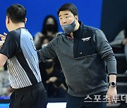 [ST포토] 은희석 감독 '이건 아니지'