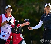 헨더슨, LPGA 투어 시즌 개막전 2R 4타 차 선두…대니엘 강 7위