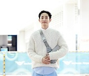 이수혁 ‘공항패션은 이미 spring’[포토엔HD]