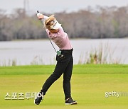 헨더슨, LPGA투어 개막전 3R서 단독 선두 수성