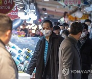 한총리 "눈물 날만큼 선량한 국민…새해에도 최선 다해 모실 것"