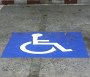 "과태료 200만원 참교육"…장애인 주차표지 위조한 車의 최후