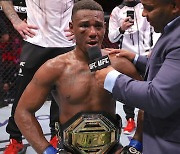 힐, UFC 세대교체 이뤘다…전 챔피언 쇼군·테세이라 은퇴