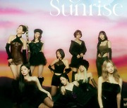 트와이스, 또 터졌다... 영어 신곡 ‘MOONLIGHT SUNRISE’로 커리어하이 달성