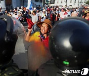 한 달 넘게 계속되는 페루 '탄핵 불복' 시위