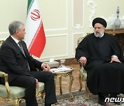 이란 대통령 예방하는 러시아 국가두마 의장