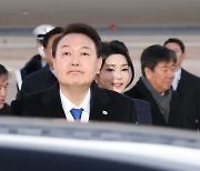 尹 대통령, 순방 후 첫 공식 행보 '과학기술 영 리더와의 대화'