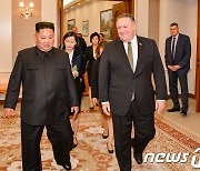 '중국의 위협' 언급한 김정은의 속내…예측 불가능한 북한의 외교