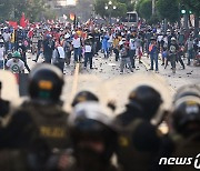격화되는 페루 '탄핵 불복' 시위