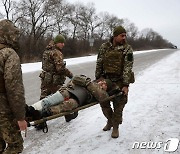우크라軍, 동부 격전지 솔레다르서 후퇴…"신중하게 계획된 철수"