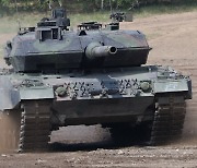 러 탱크 압도… “獨, 고성능 레오파르트2 탱크 14대 우크라에 보낸다”