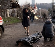 “할머니 구하려다 포탄 맞아”…우크라 英봉사자 2명 사망