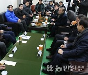 김관영 전북지사, 익산·군산 농산물도매시장서 ‘현장행정’