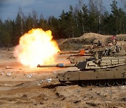 미국·독일 '주력 탱크' 우크라로 간다···나토 동맹 '균열' 해소