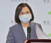 차이잉원 대만 총통 "무력 대결은 선택 사항 아냐"