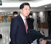 취재진 질문에 답변 마친 김기현 의원