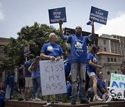 SOUTH AFRICA POWER OUTAGE PROTEST
