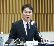 이복현 금감원장, 임종룡 우리금융 회장 후보 논란에 “선정 기준·절차 의문”